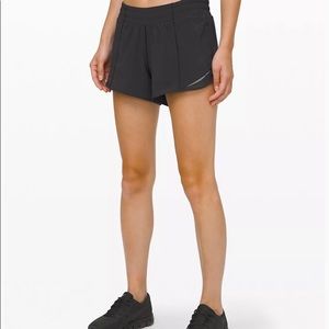 Lululemon Hotty Hot 4” Black